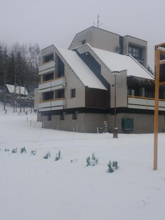Hotel Ceska Farma Dolni Dvur Exterior photo